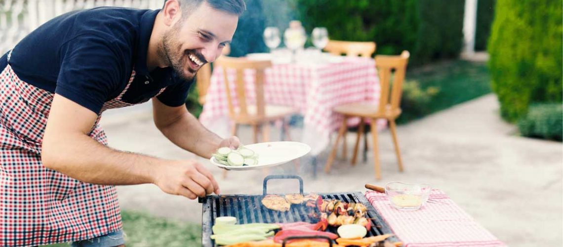 Healthier-home-products-cleaning-the-grill