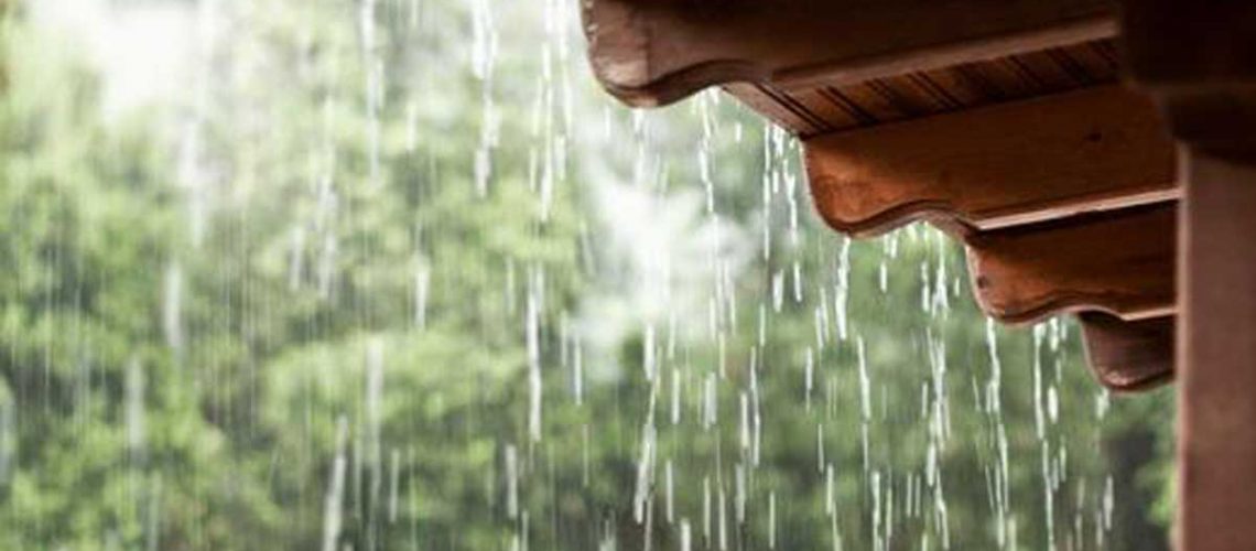 Healthier_Home_April_rain_showers_cleaning_out_gutters_520x500